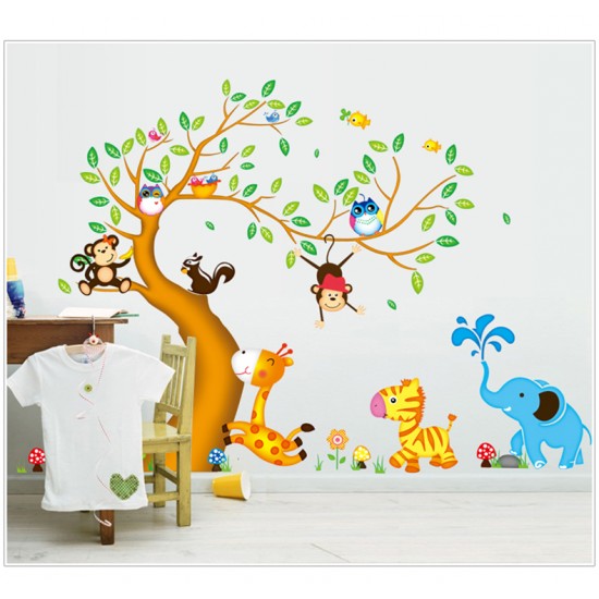 Sticker decorativ, pomul  cu animalute  197 cm, 111STK